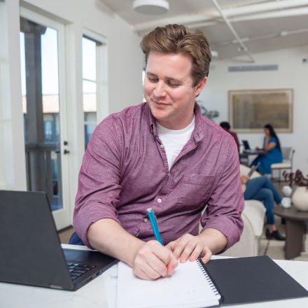 A man shopping for life insurance online